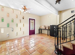 2355 NE 191st St #1A, Miami, FL 33180