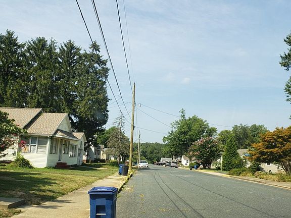 5th image of 111 Windsor Ave