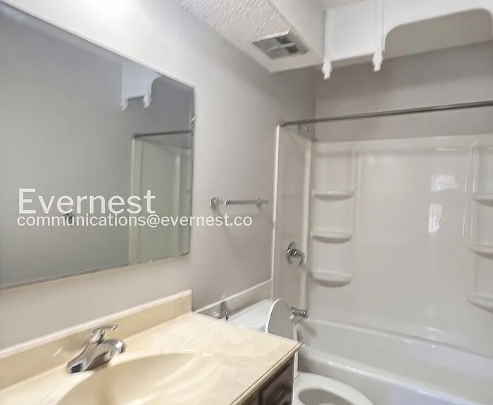 2356 S Crysler Ave — Photo 14