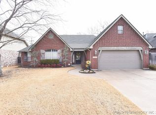 11818 S 96th East Pl, Bixby, OK 74008