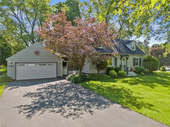 225 Kasson Rd, Camillus, NY 13031