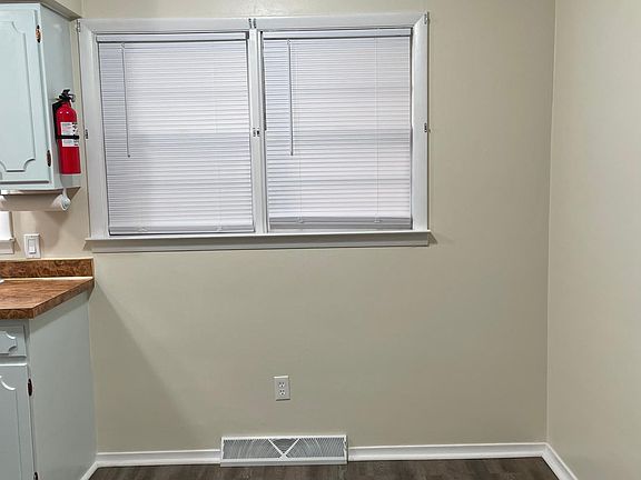 Dining area in kitchen