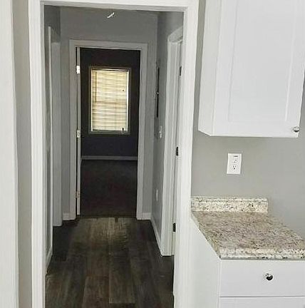 5th image of 1008 Rock Springs St