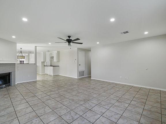 4th image of 2604 Shorecrest Dr