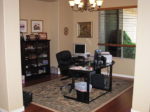 5th image of 625 E Bellerive Pl