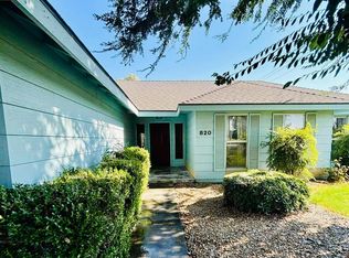 820 Vine St, Exeter, CA 93221