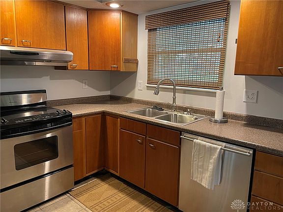 5th image of 577 Warm Springs Dr