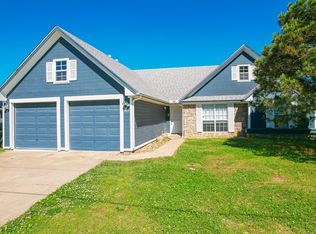 907 Quail Run Rd, Grove, OK 74344