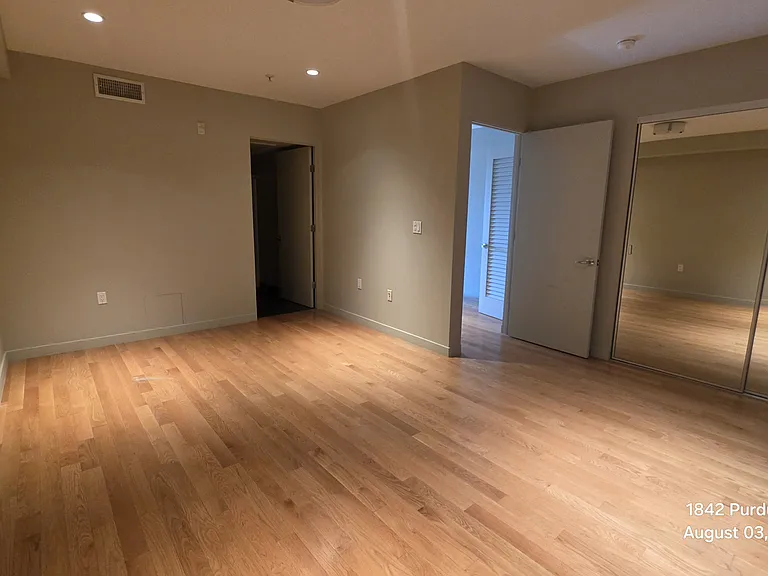 1842 Purdue Ave #105 — Photo 15