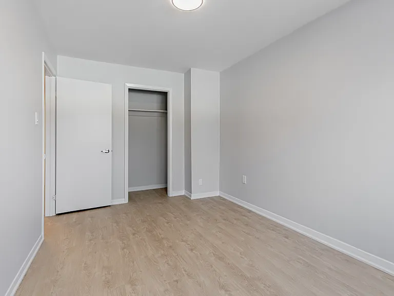 207 Davisville Ave — Photo 20