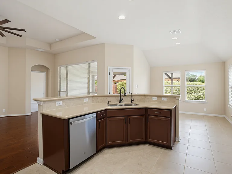 30612 Holstein Rd — Photo 3