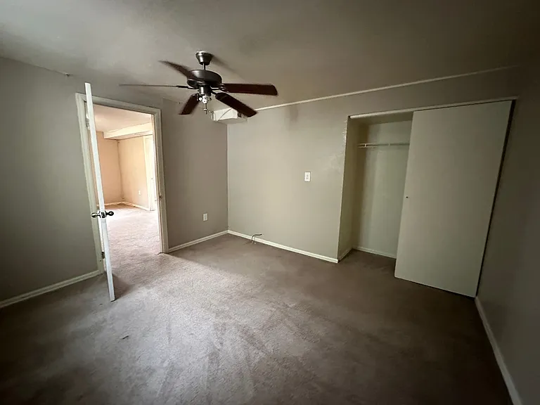 150 S Hooker St — Photo 18