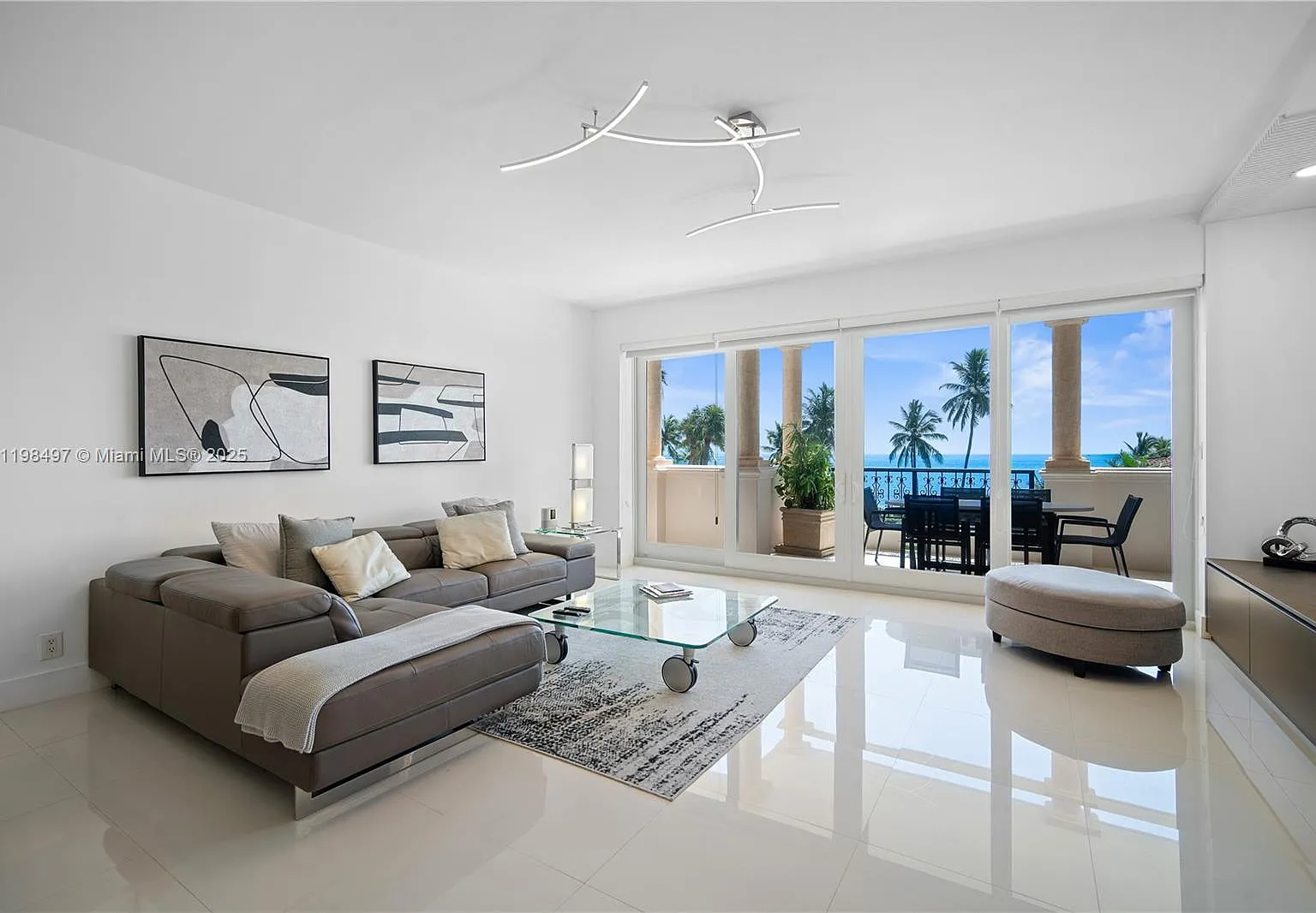 Seaside Condo — Photo 1