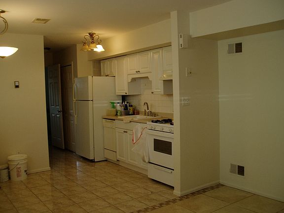 2nd image of 173 Woodcutters Ln