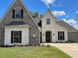 112 Saint Andrews Ln, Benton, LA 71006