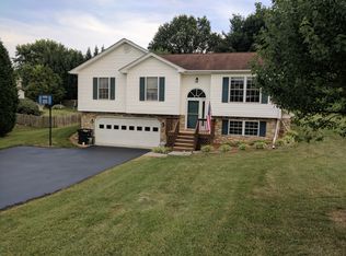 5337 Crumpacker Dr, Roanoke, VA 24019