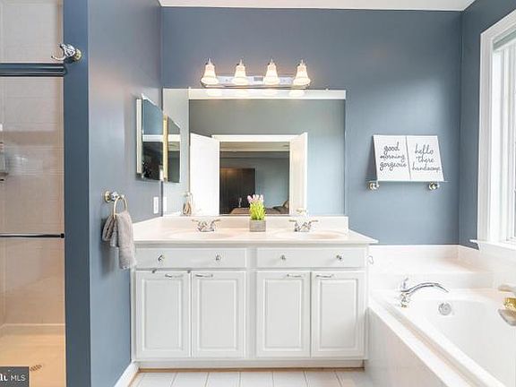 4th image of 8825 Blue Royale Ln