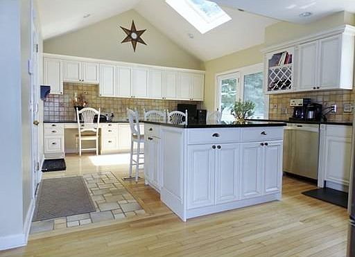 3rd image of 5 Noanet Brook Ln