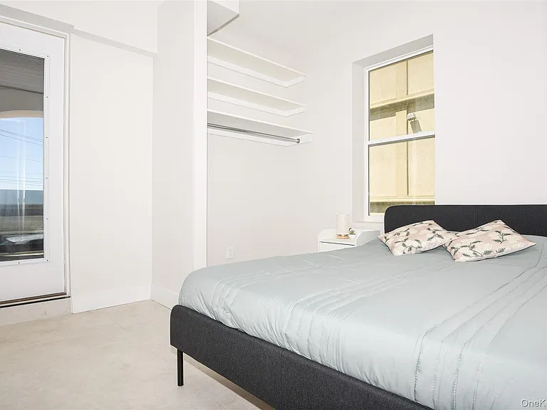 315-1J W Broadway W #1J — Photo 13