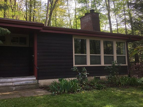 2nd image of 137 S Meadowbrook Ln