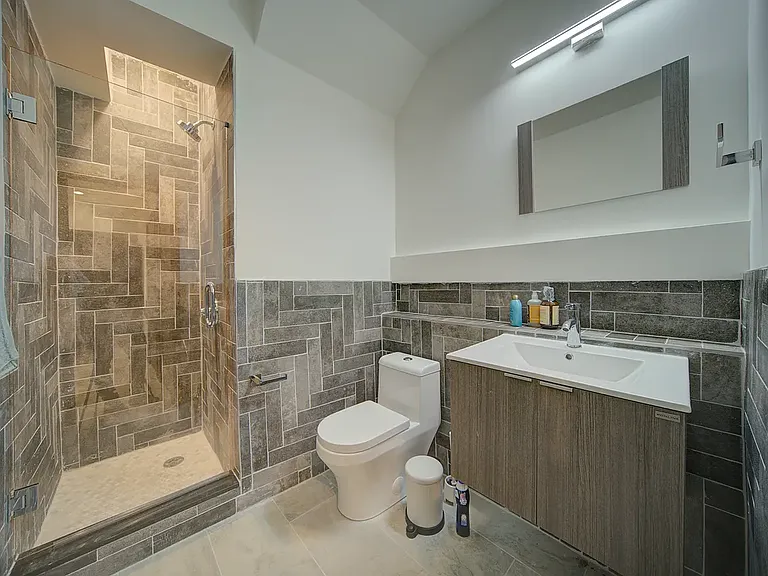 46 N 40th St #2R — Photo 5