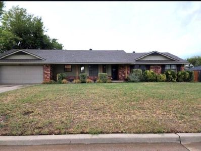 1808 Handley Dr, El Reno, OK, 73036