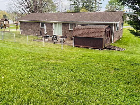 4th image of 136 Longview Rd