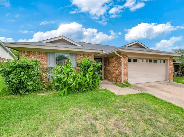 8212 April Ln, Watauga, TX 76148