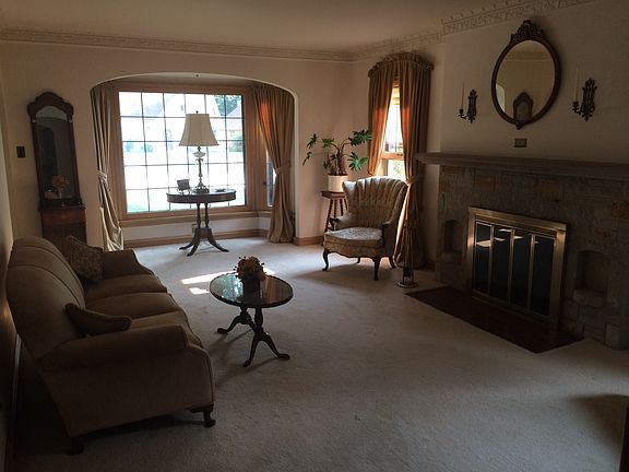Formal Living Room 23'x13'
