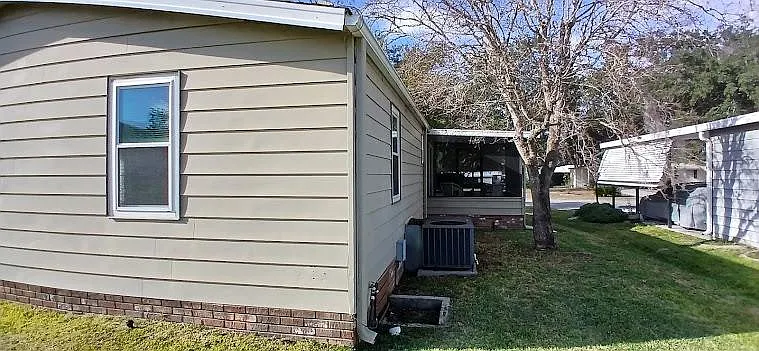 Building Photo - 1725 Hilton Head Blvd