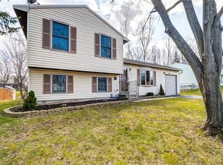 8382 Benchmark Rd, Baldwinsville, NY 13027