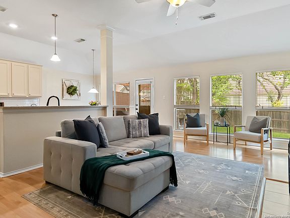 4th image of 8843 BRAE CREST DR