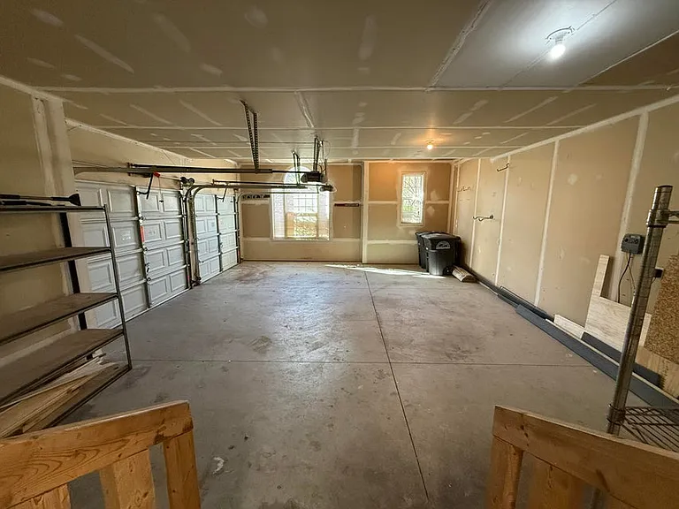 18145 Shoreline Ct — Photo 13