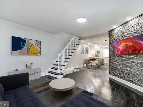 929 Church Ln, Philadelphia, PA 19138