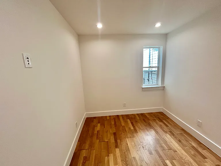 1379 Revere Ave #B — Photo 9