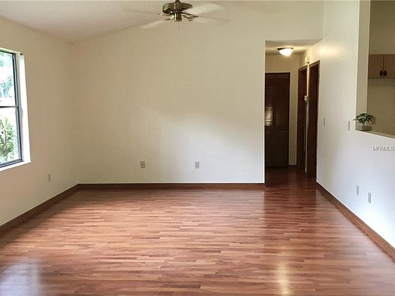 5th image of 940 Wood Site Dr