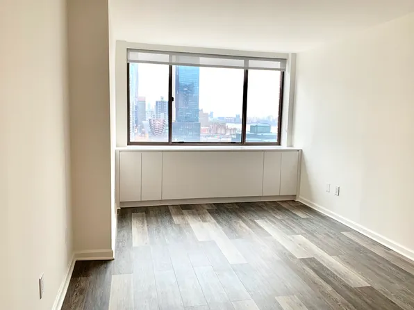 520 West 43rd Street image 1 of 31