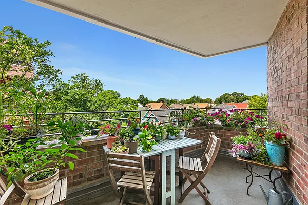 Sold by Douglas Elliman | media 15