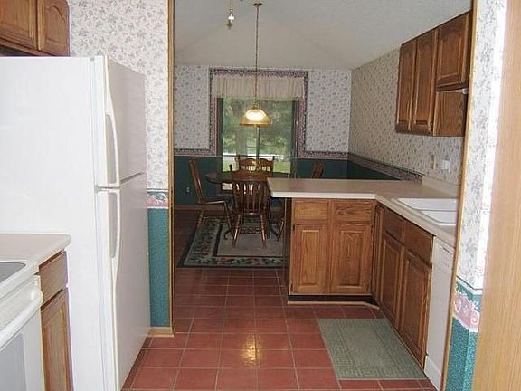 5th image of 8156 S Forest Hills Cir