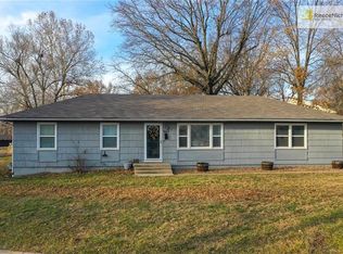 903 Jackson St, Pleasant Hill, MO 64080