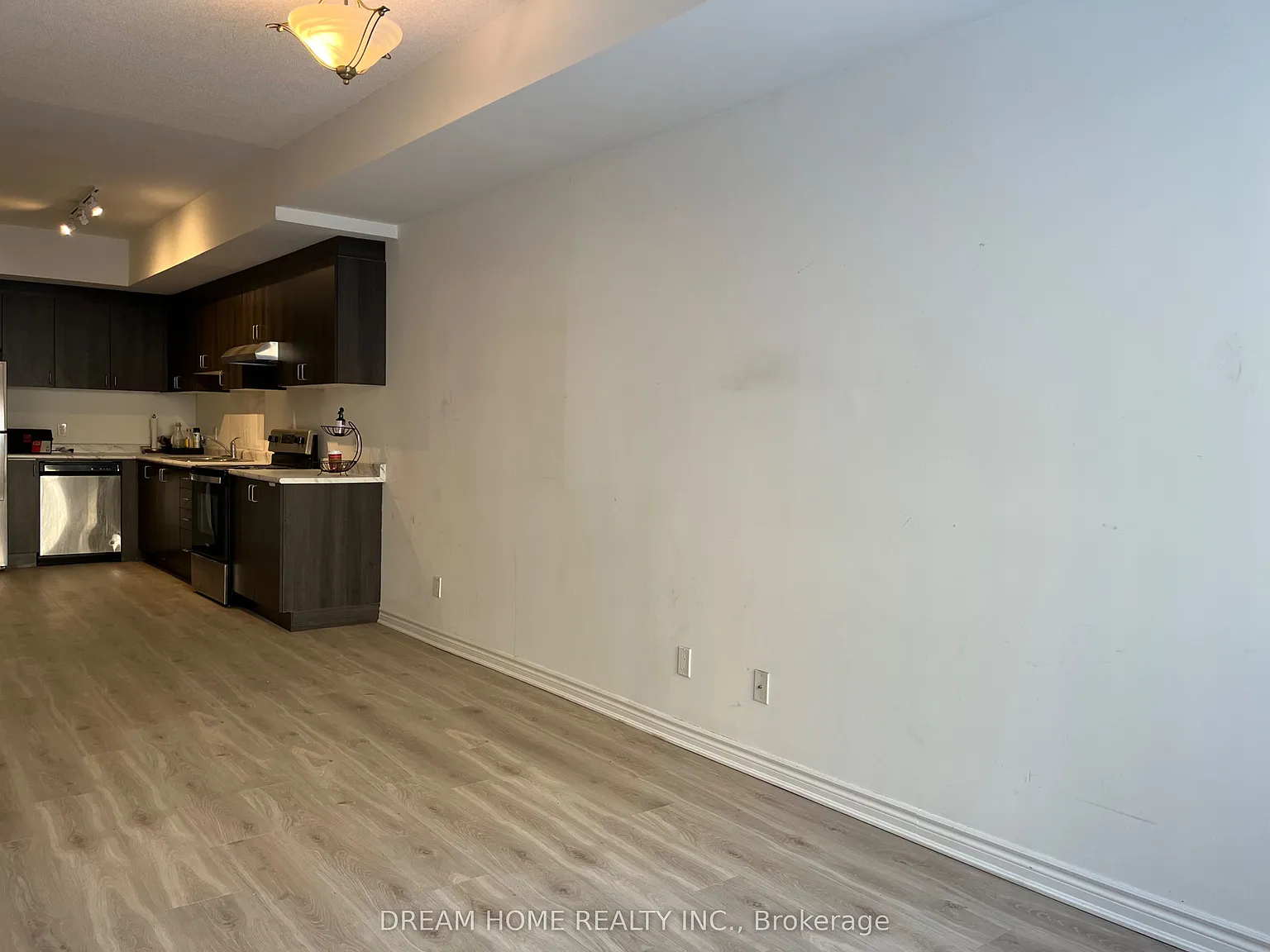 1 bed, $1,100 — Photo 3