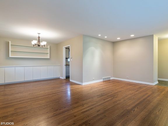 3rd image of 2200 Sandy Ln