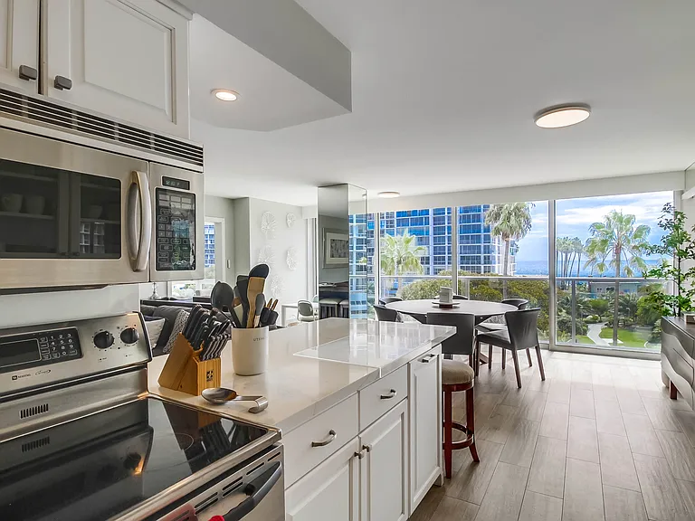 1750 Avenida Del Mundo #308 — Photo 38