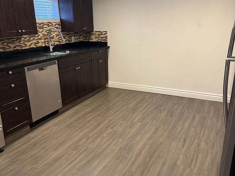 188 Walter Ave S #BASEMENT — Photo 4