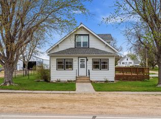 217 E Main St, New Holland, SD 57364