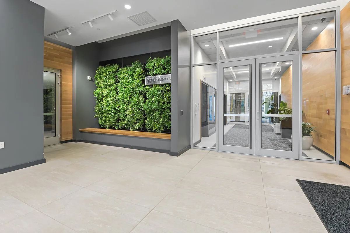 77 Residences — Photo 3