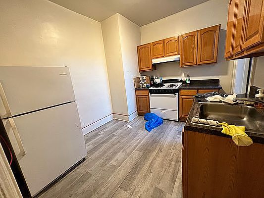 4th image of 3933 57th St #2A
