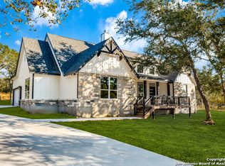 175 Nine Patch Dr, Poteet, TX 78065