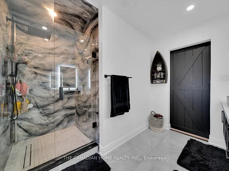 33 Denali Cres — Photo 31