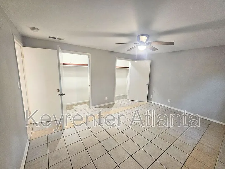 1155 United Ave SE #C — Photo 13